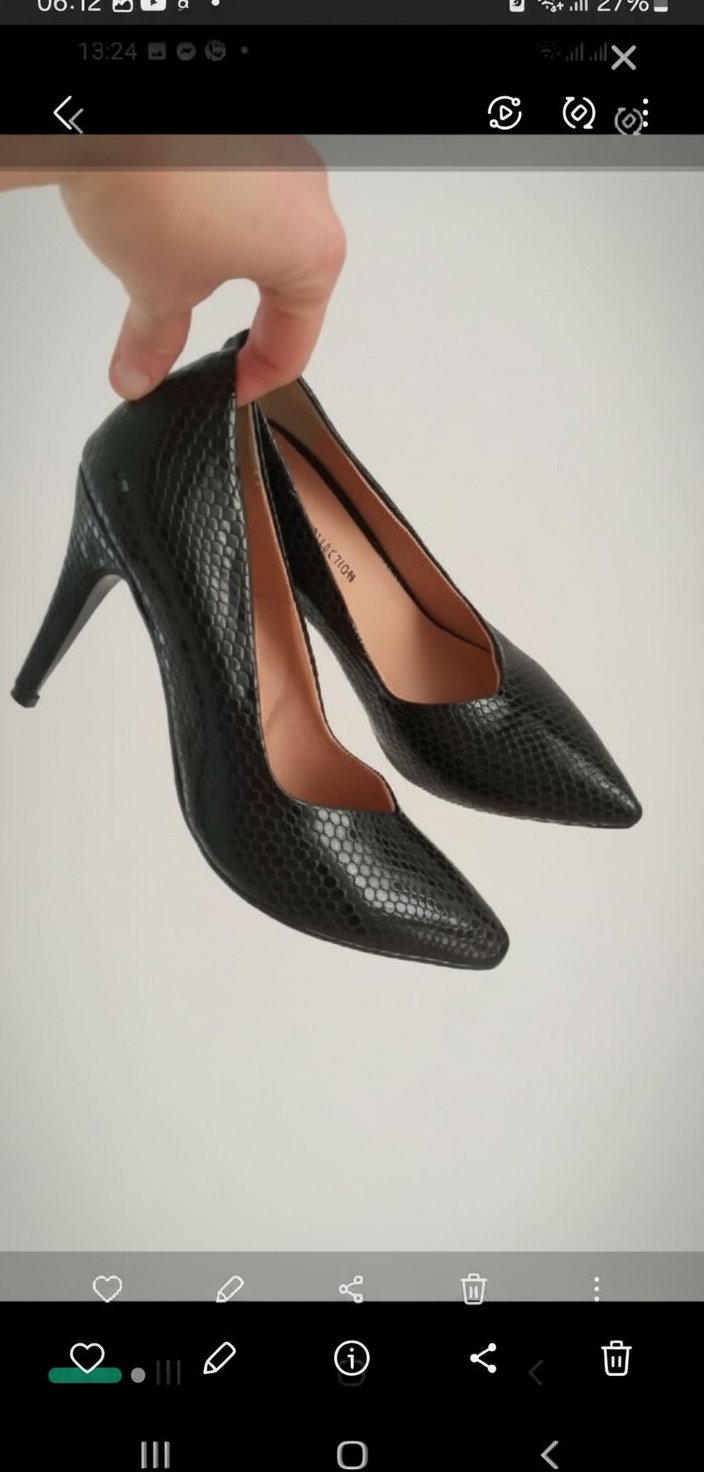 Escarpin en noir crocco 