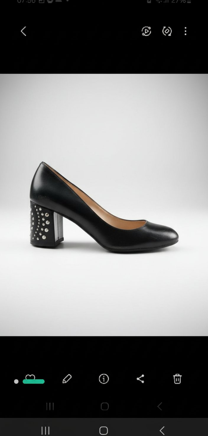 Paire de chaussures en noir veritable cuir 