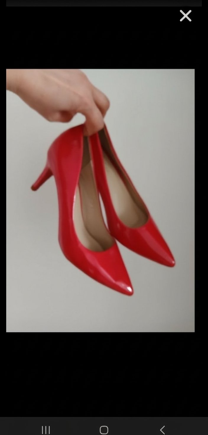 Escarpin en rouge vernis 