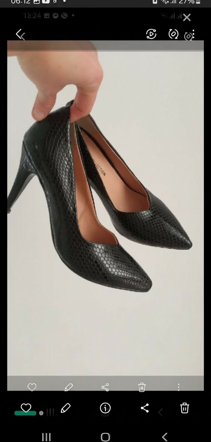 Escarpin en crocco noir 