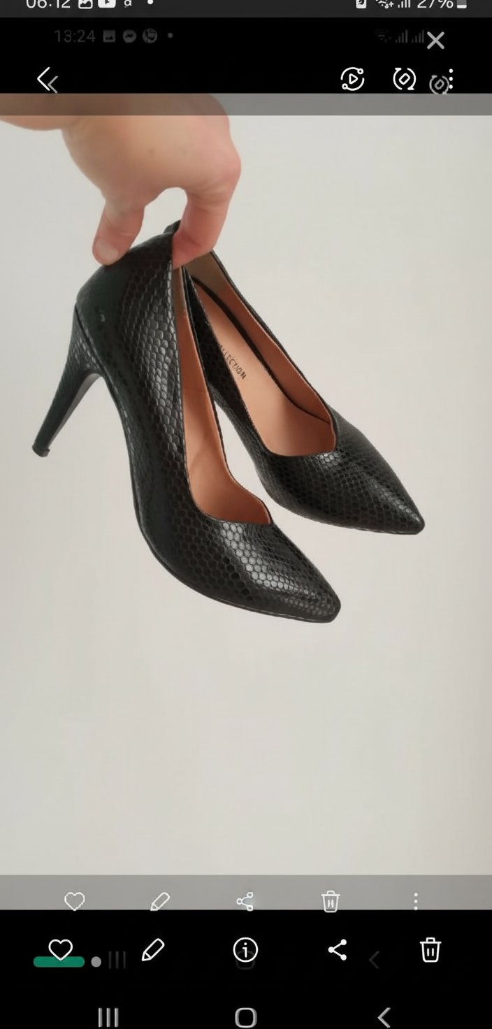 Escarpin en noir crocco