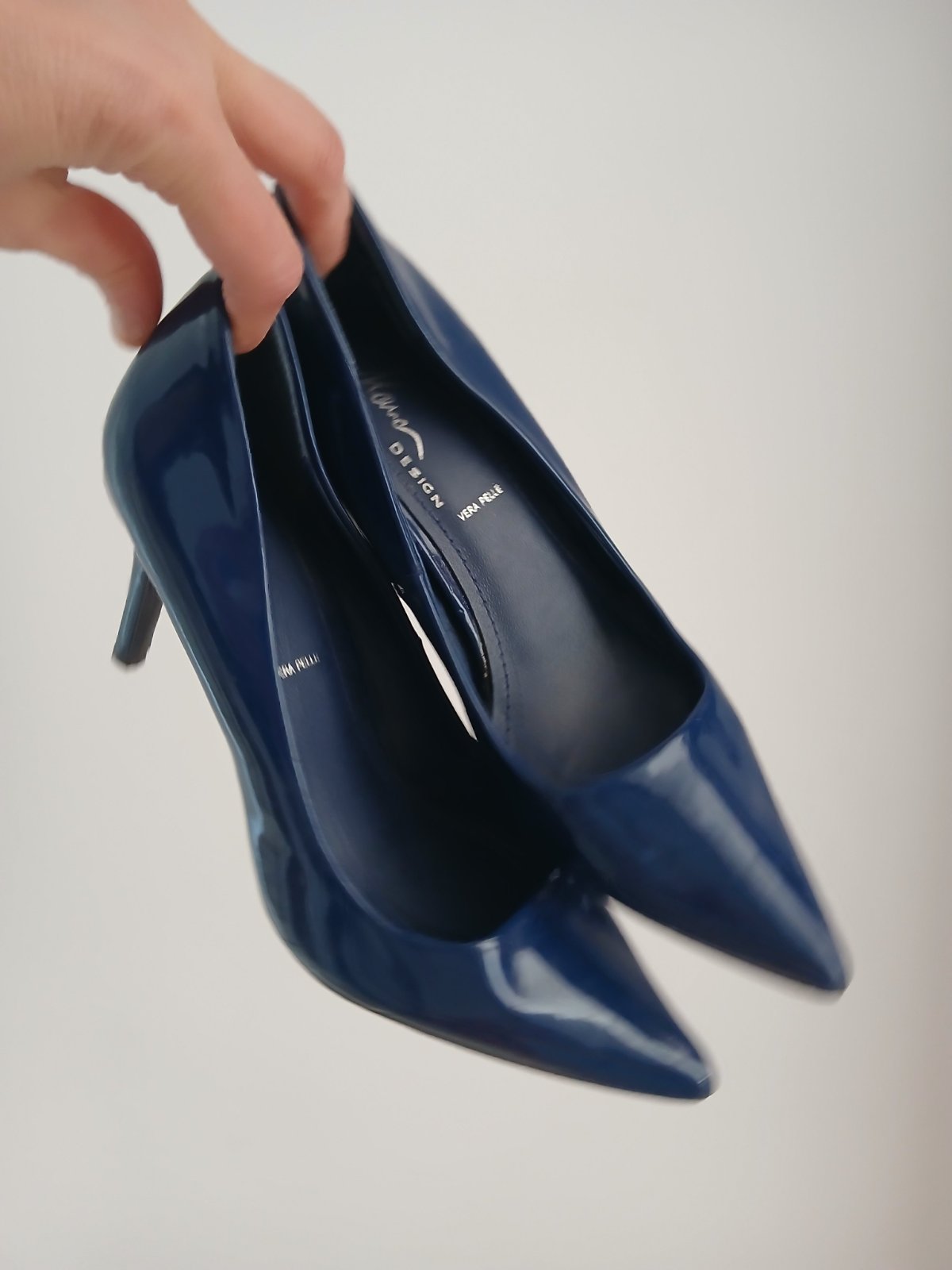 Escarpin é bleu marine vernis 
