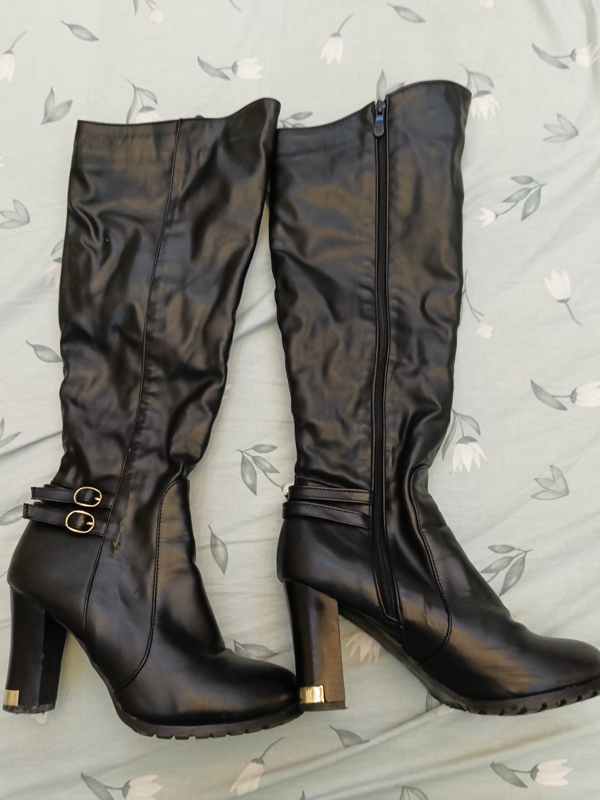Botte cuir noir pointure 39 
