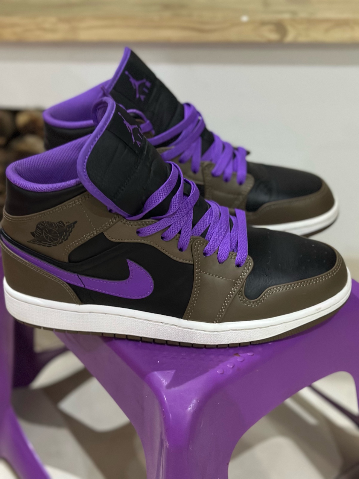 NIKE JORDAN MID 1