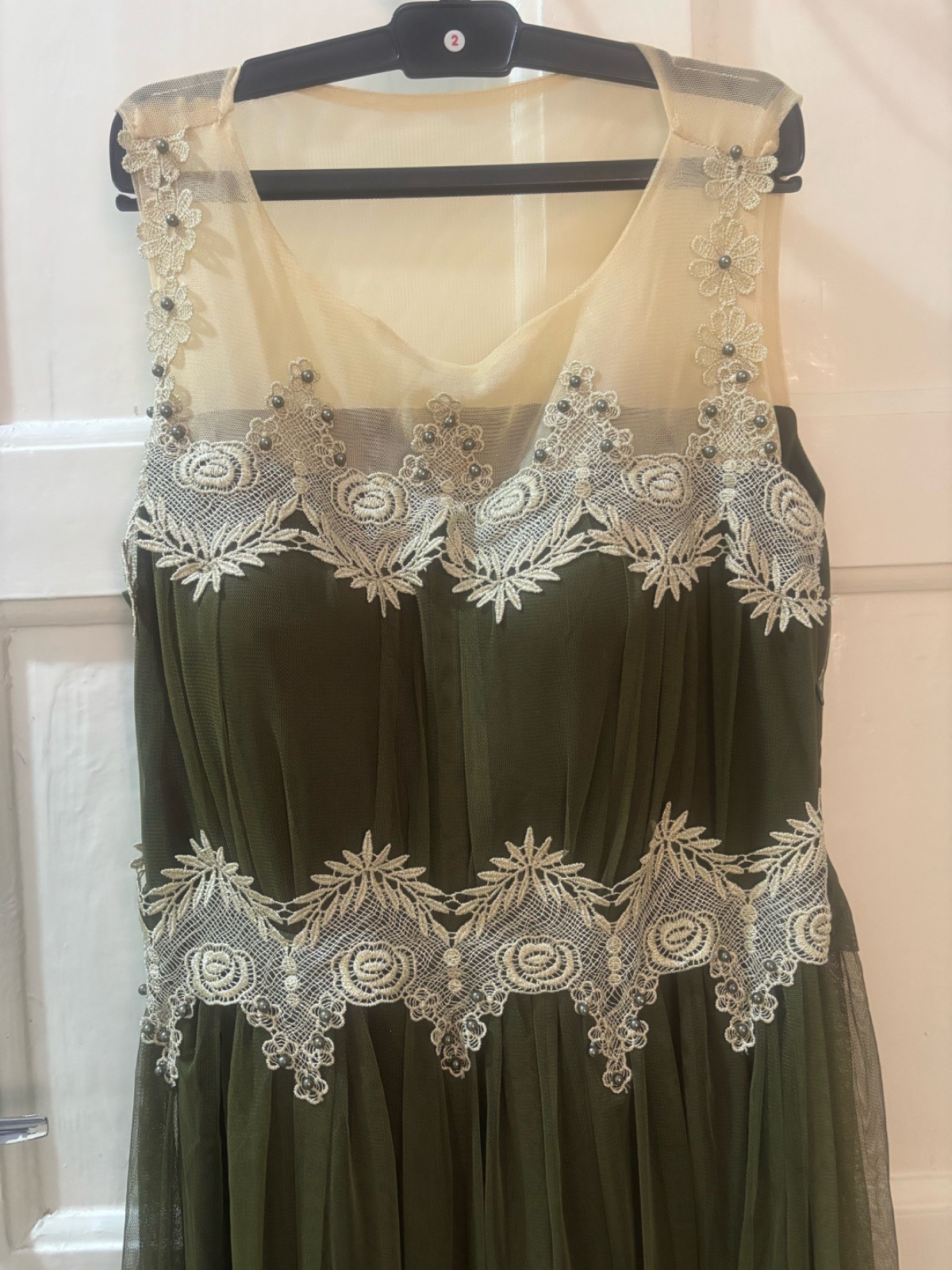 Robe vert olive/beige 