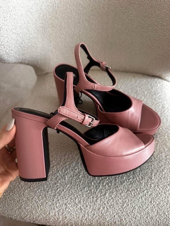 Sandales a talons ZARA neuf 