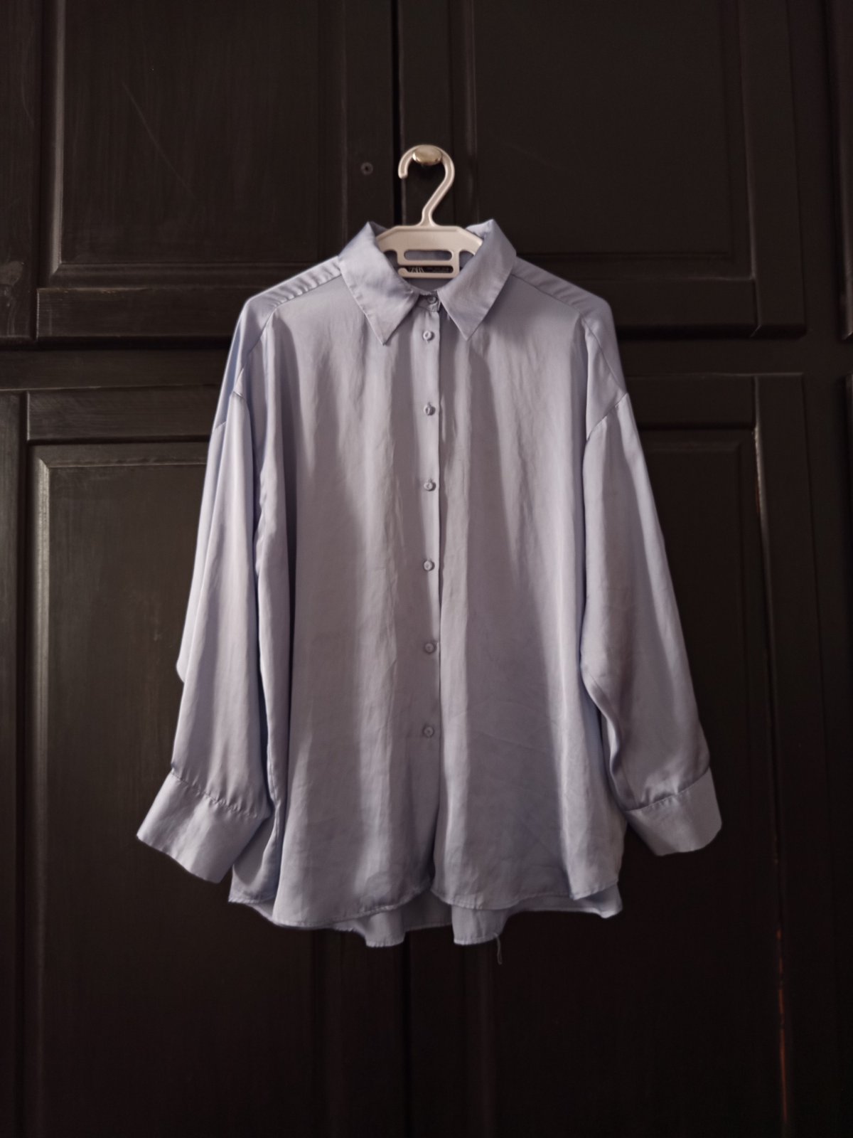 Chemise / Chemisier satiné bleu ciel ZARA - Taille L (Large) - Excellent état