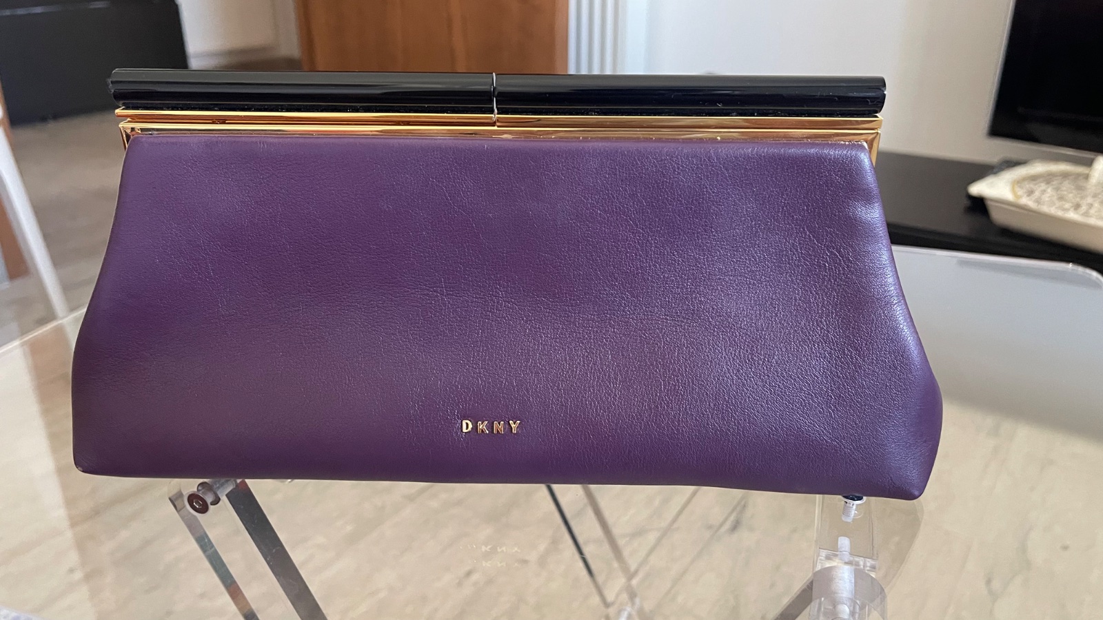 Clutch DKNY toute neuve