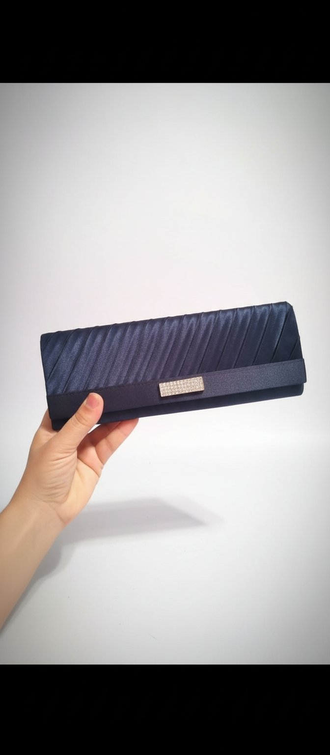 Pochette neuf fiha yed 9sira w yed twila en chaîne 