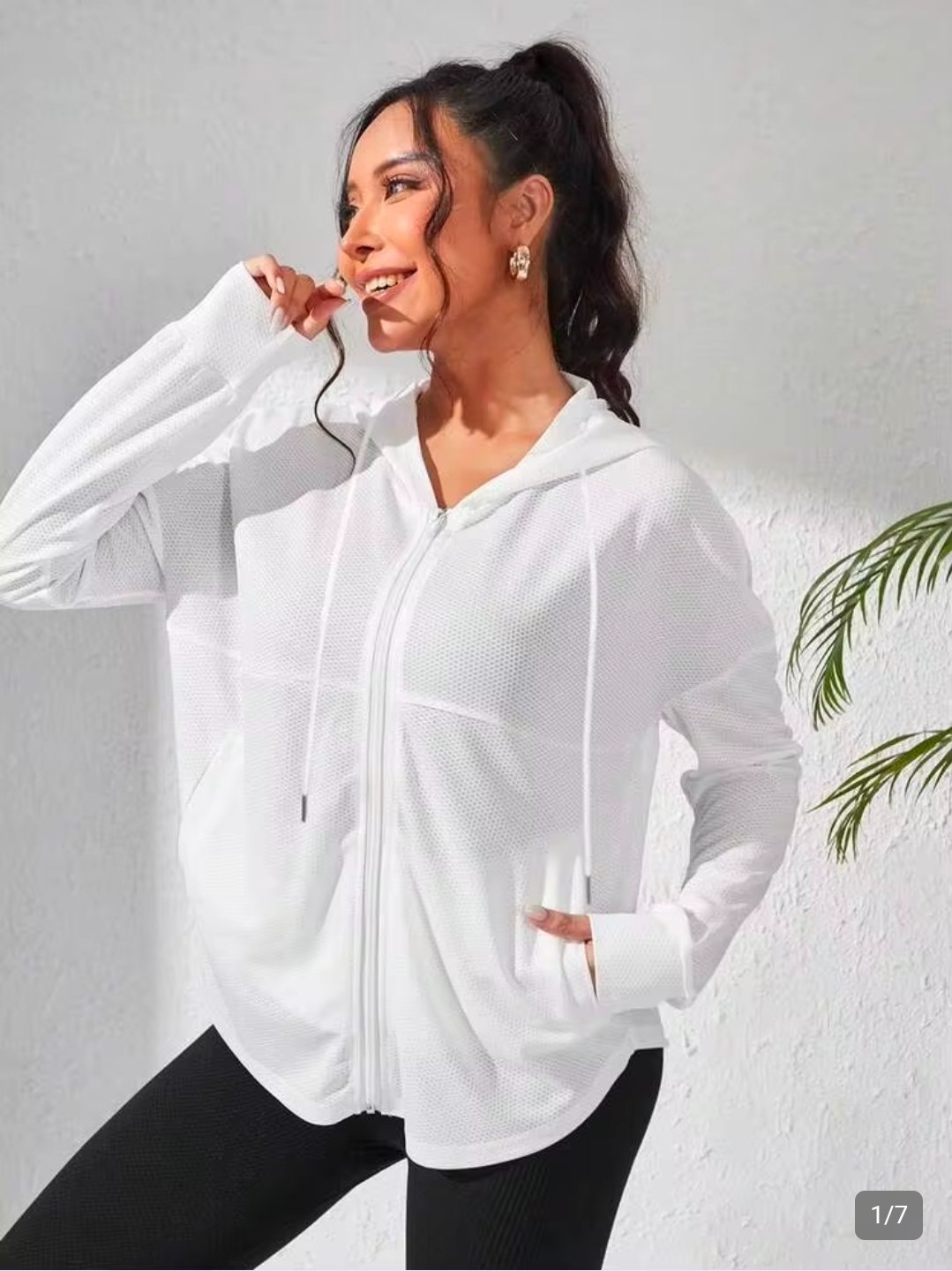 Jacket sport tissu fin en blanc avec poches et cappuche 
