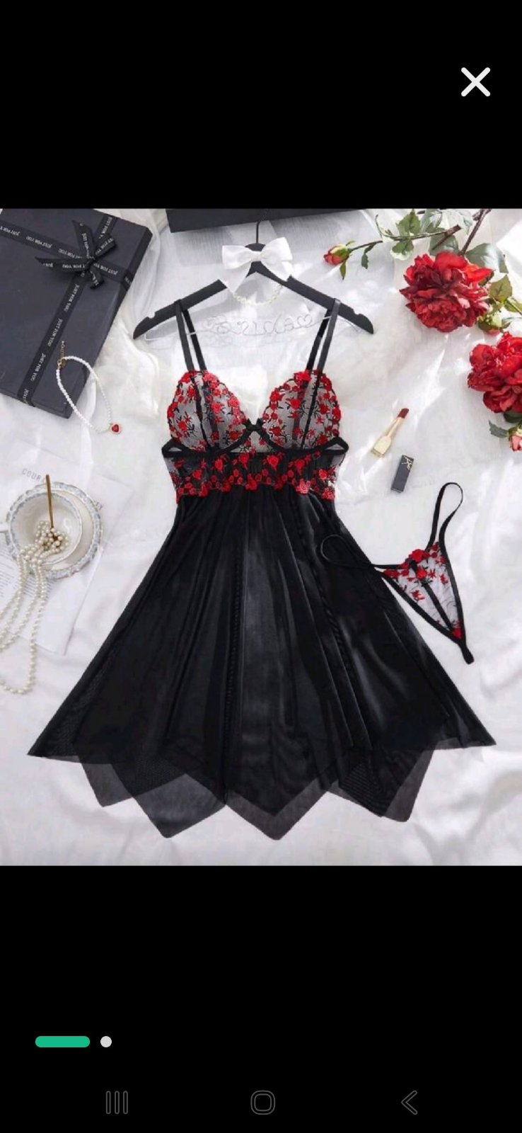 Lingerie set : string+ nuisette en tulle noir brodèe au rouge taille M  jamais portèe