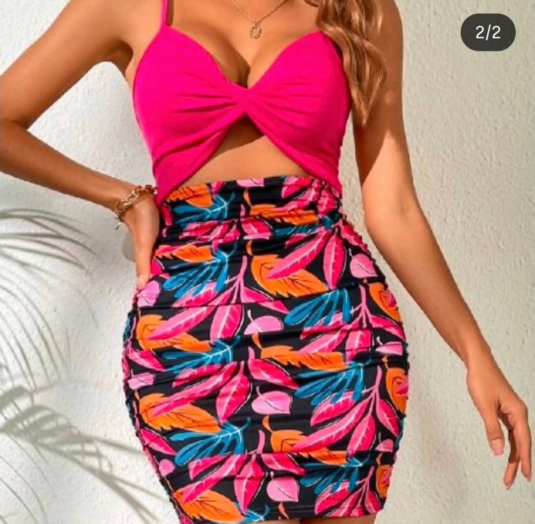 Robe tropical en coton extensible serré