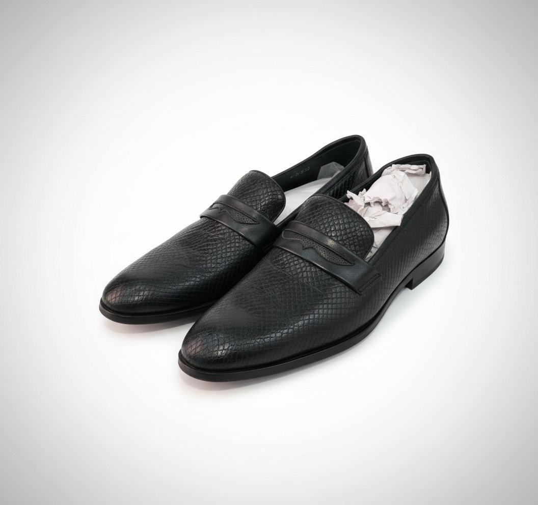 Chaussure homme neufs jamais porté pointure 45 cuir effet serpent 