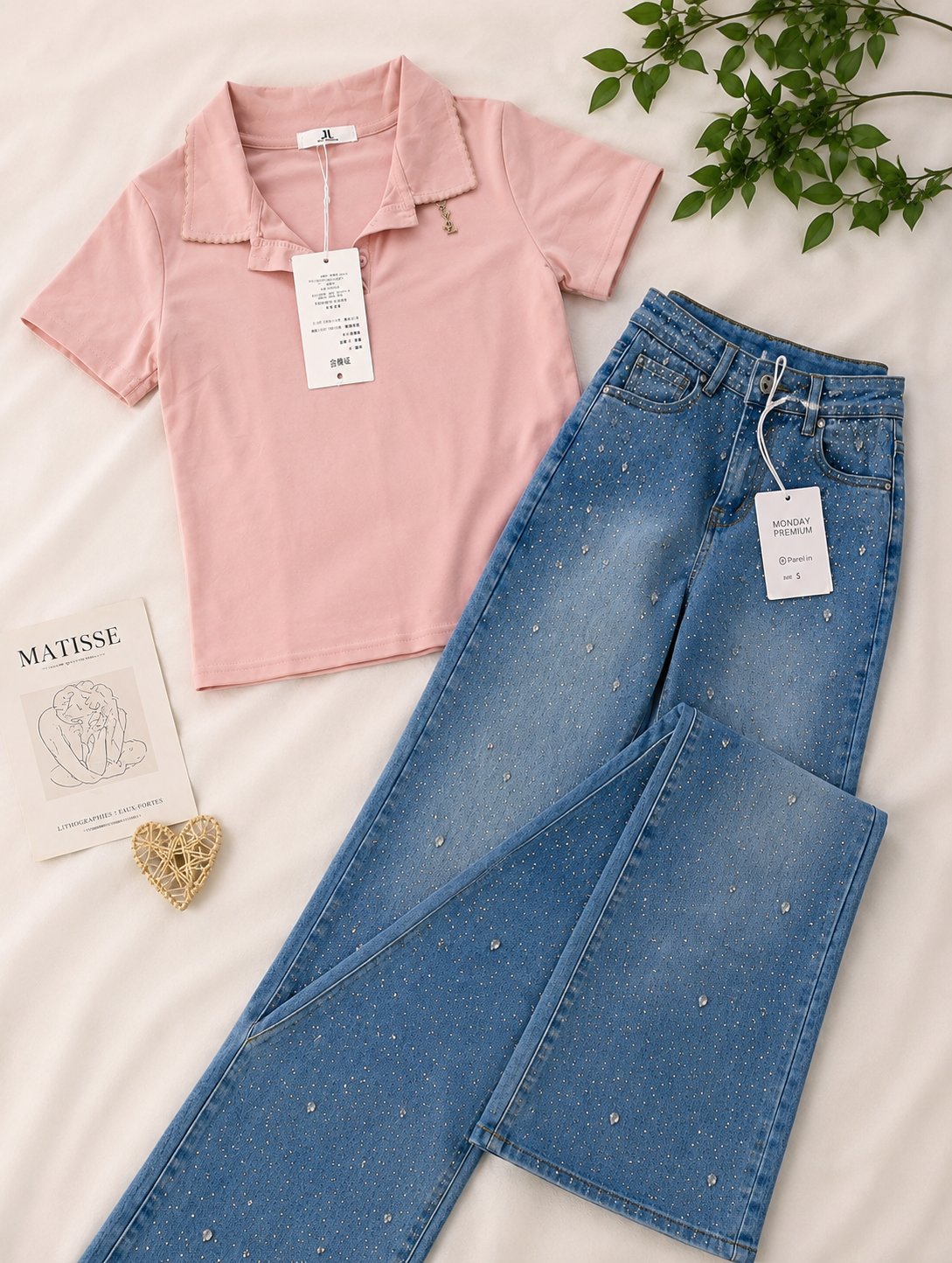 Tenue complète tendance haut+jeans large avec strass taille S -neuf