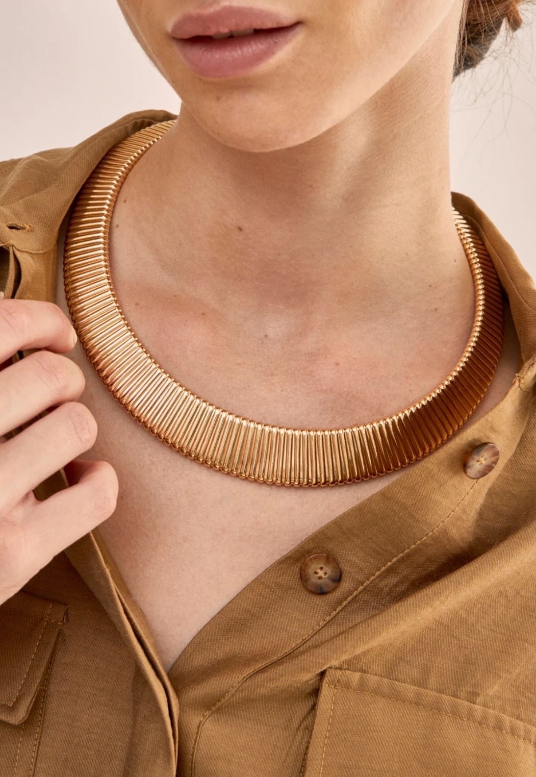 Collier  ras du cou métal strié