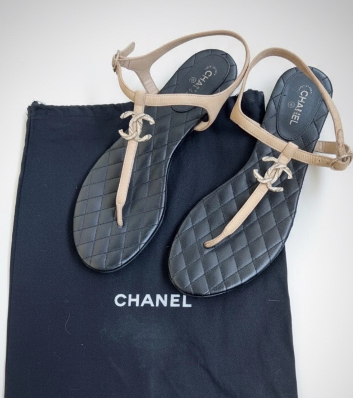 Sandales tongs CHANEL