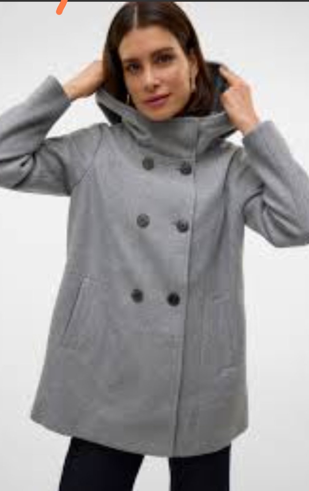 Ceci est un manteau court gris en laine mélangée pour femme