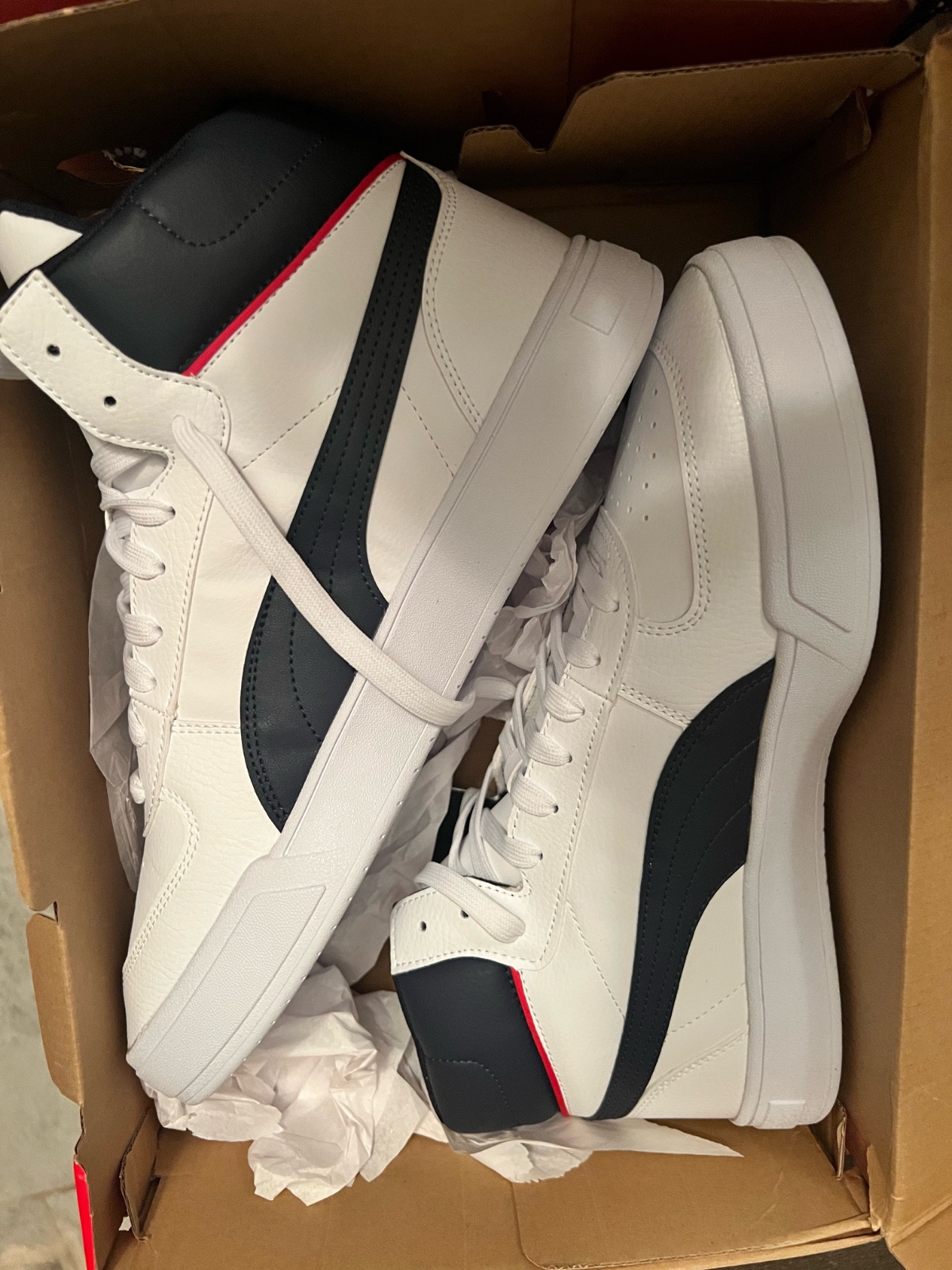 Des espadrilles PUMA jamais portés 