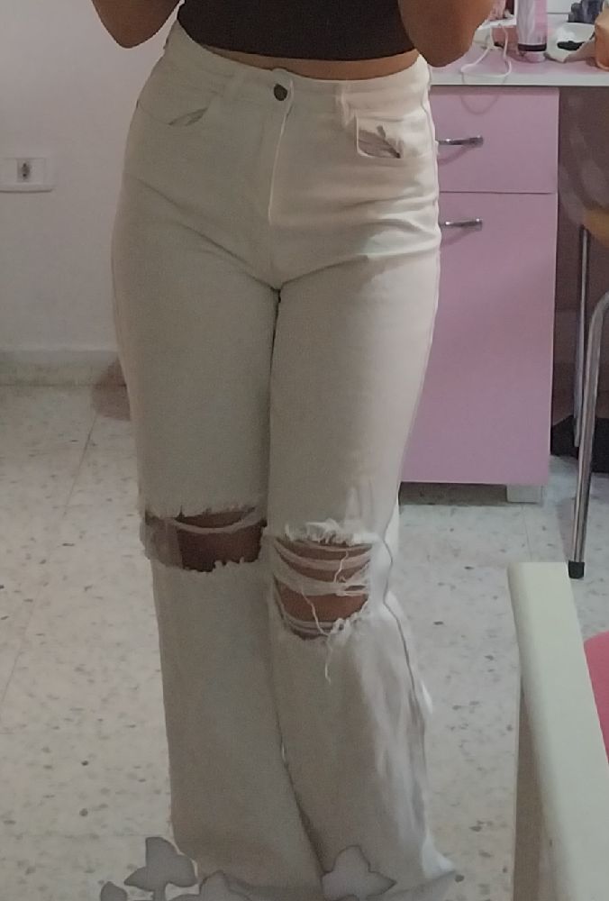 Pantalon jean blanc large déchiré taille 38/M et 40/L