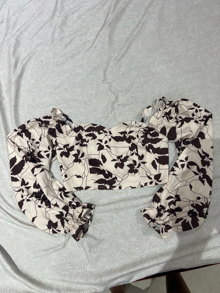 Haut à manches bouffantes imprimé floral beige et marron