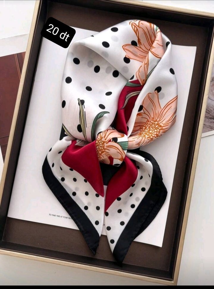 Foulard en vrai soie 