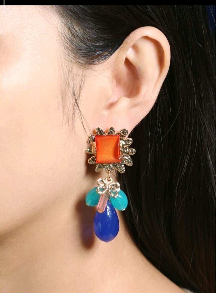 Boucle d'oreille tres classe en acier inoxydable 