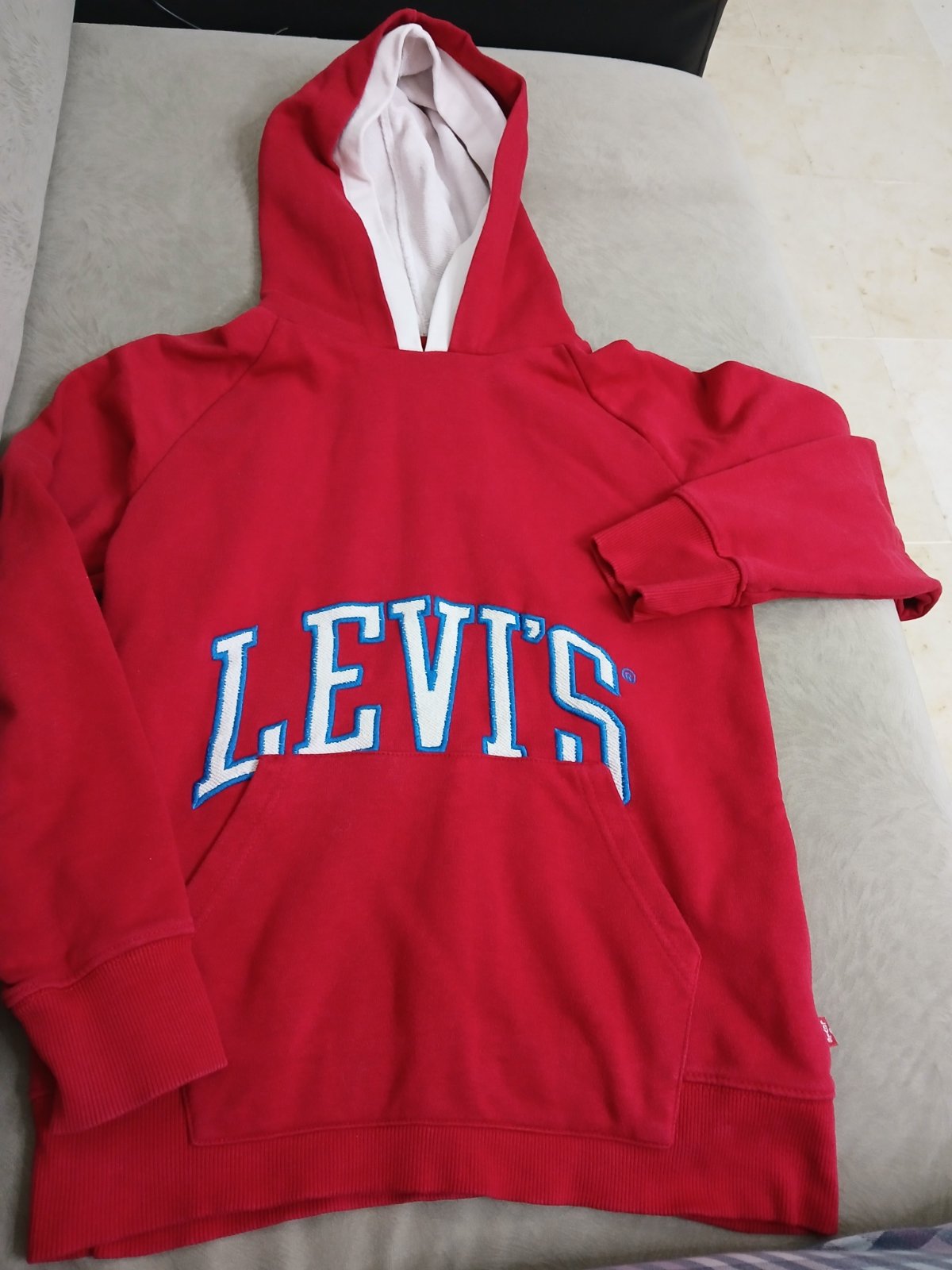 Levis pull 