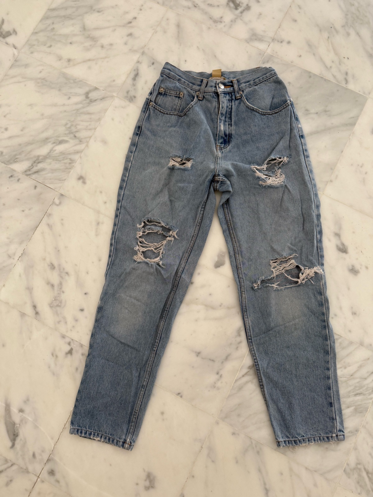 Mom jeans troué taille S 