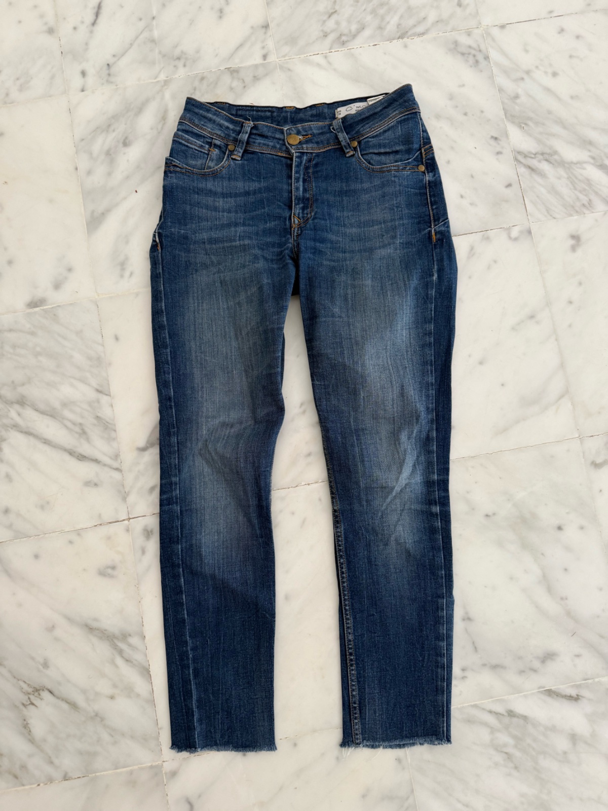 Skinny jeans foncé taille 36 à 10dt 