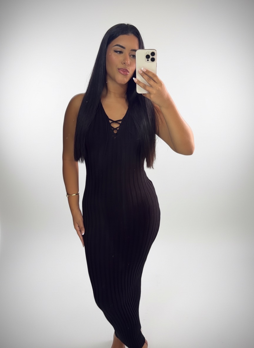 Robe noire pull and bear 