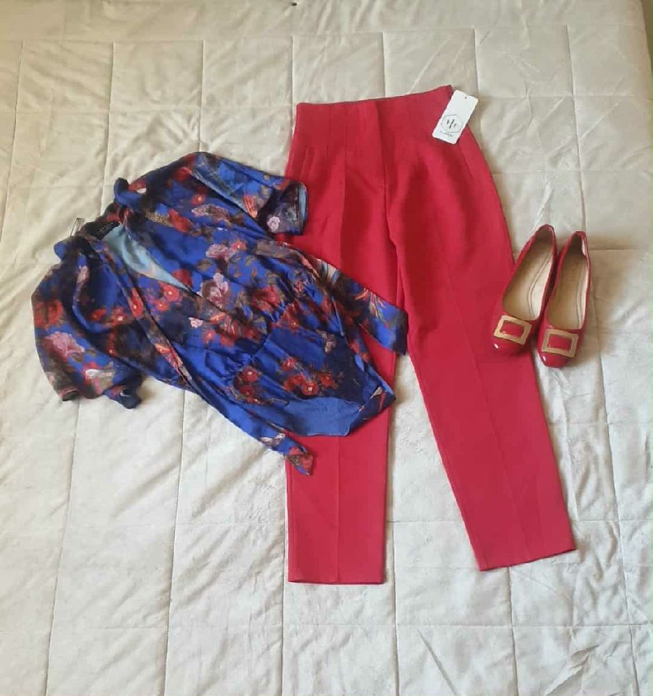 Outfits élégantes taille 36= pantacheville rouge jamais porté+ blouse zara effetsatinée, w mocassin rouge pointure 38, outfits idéales pour une soutenance, le travail ou d’autres occasions