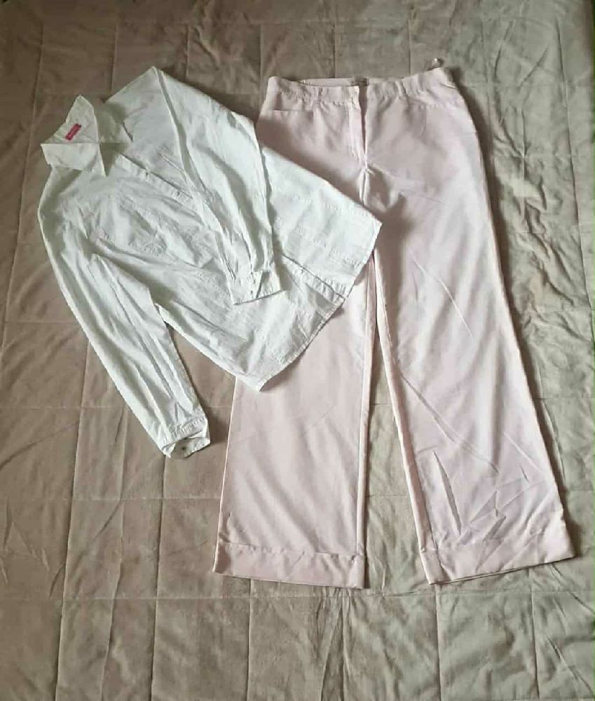 Outfits taille 42=pantalon rose poudré large w bel revers melouta+ chemise blanc sans ticket de taille mais tlabes taille 42