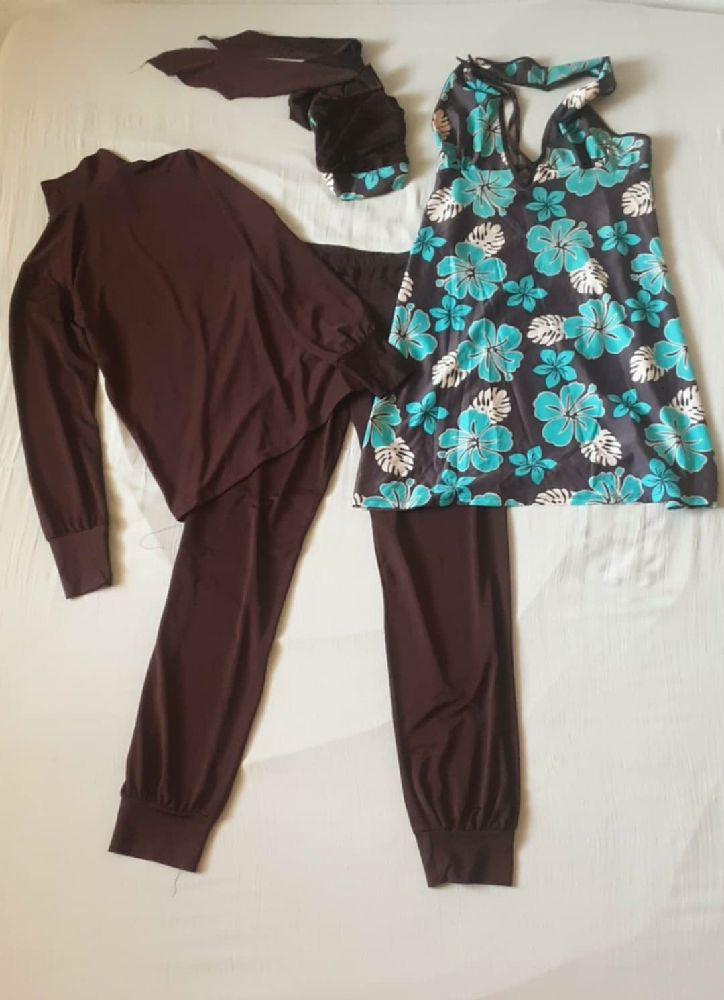 Burkini sans ticket de taille mais ylabes taille 40