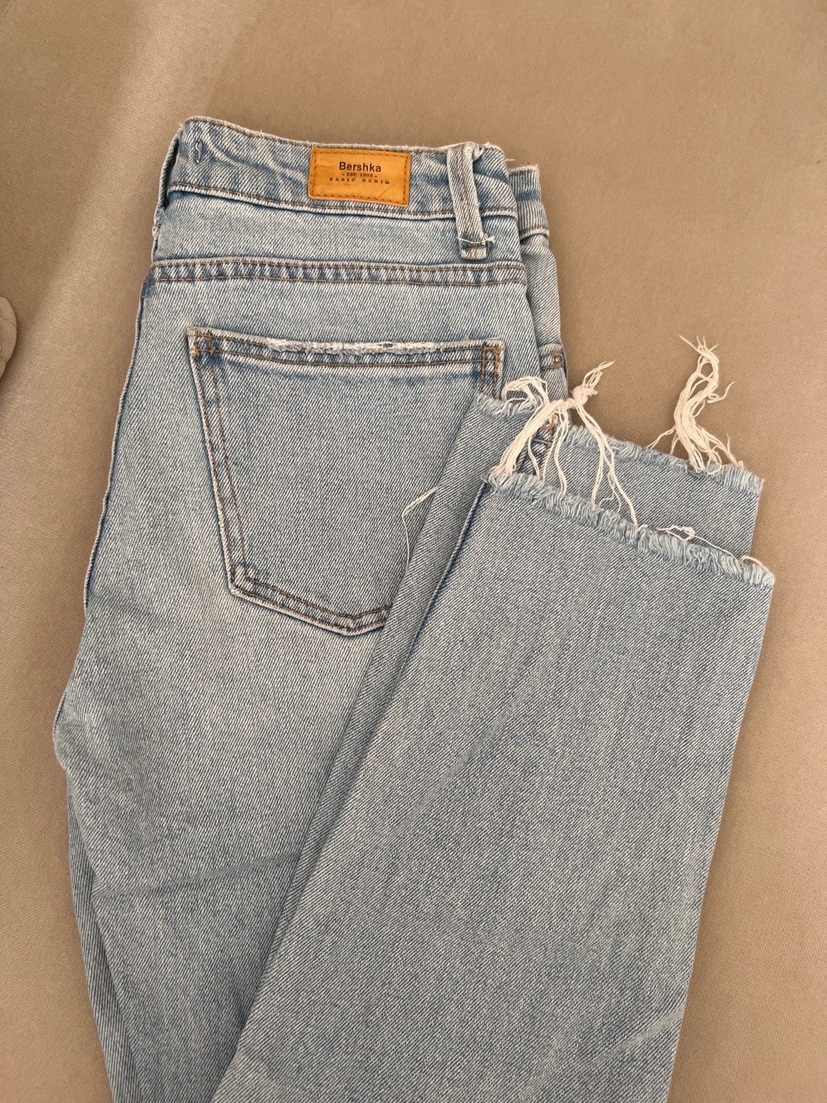 Bershka Straight Cropped 