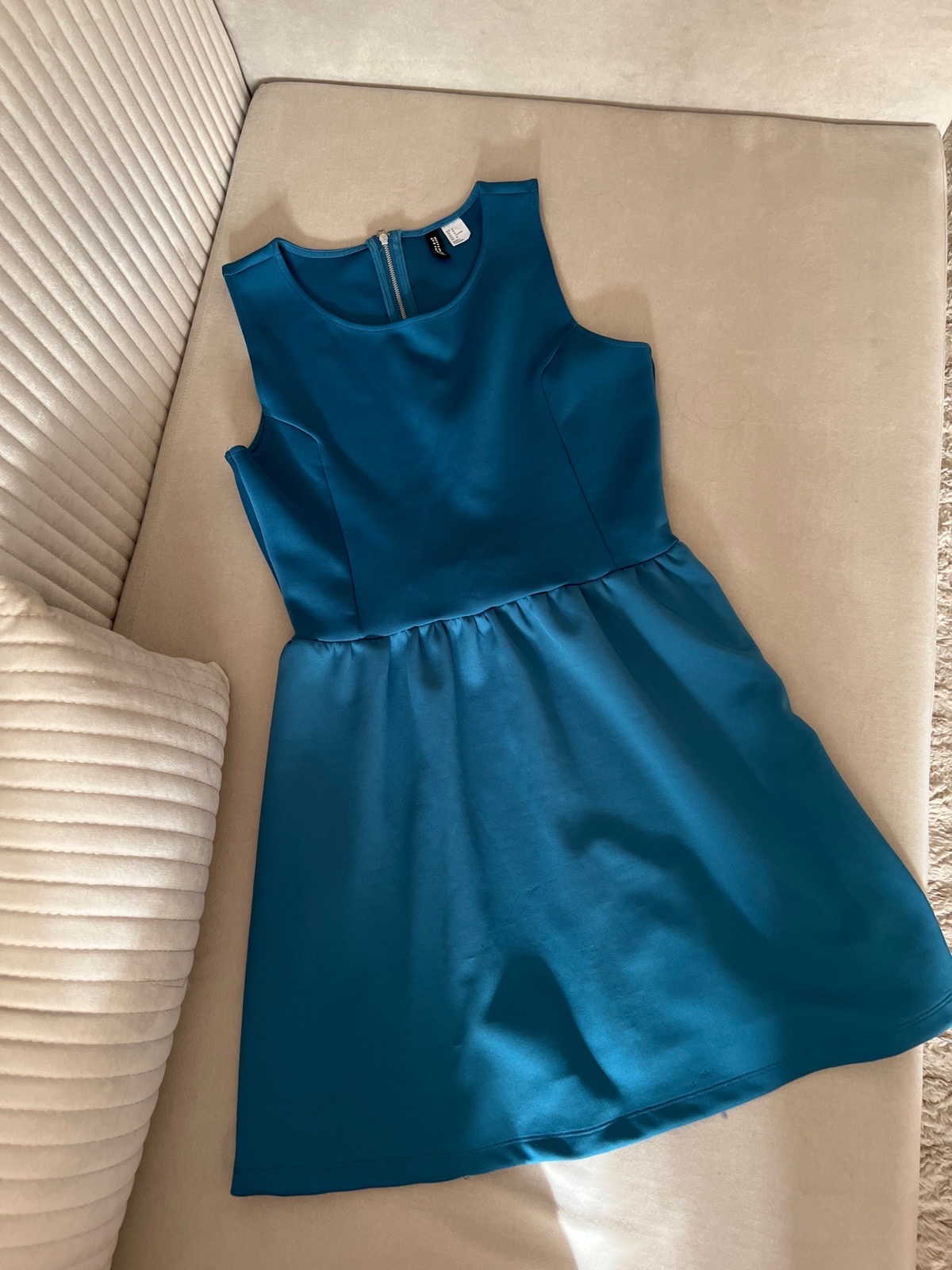 Une robe courte