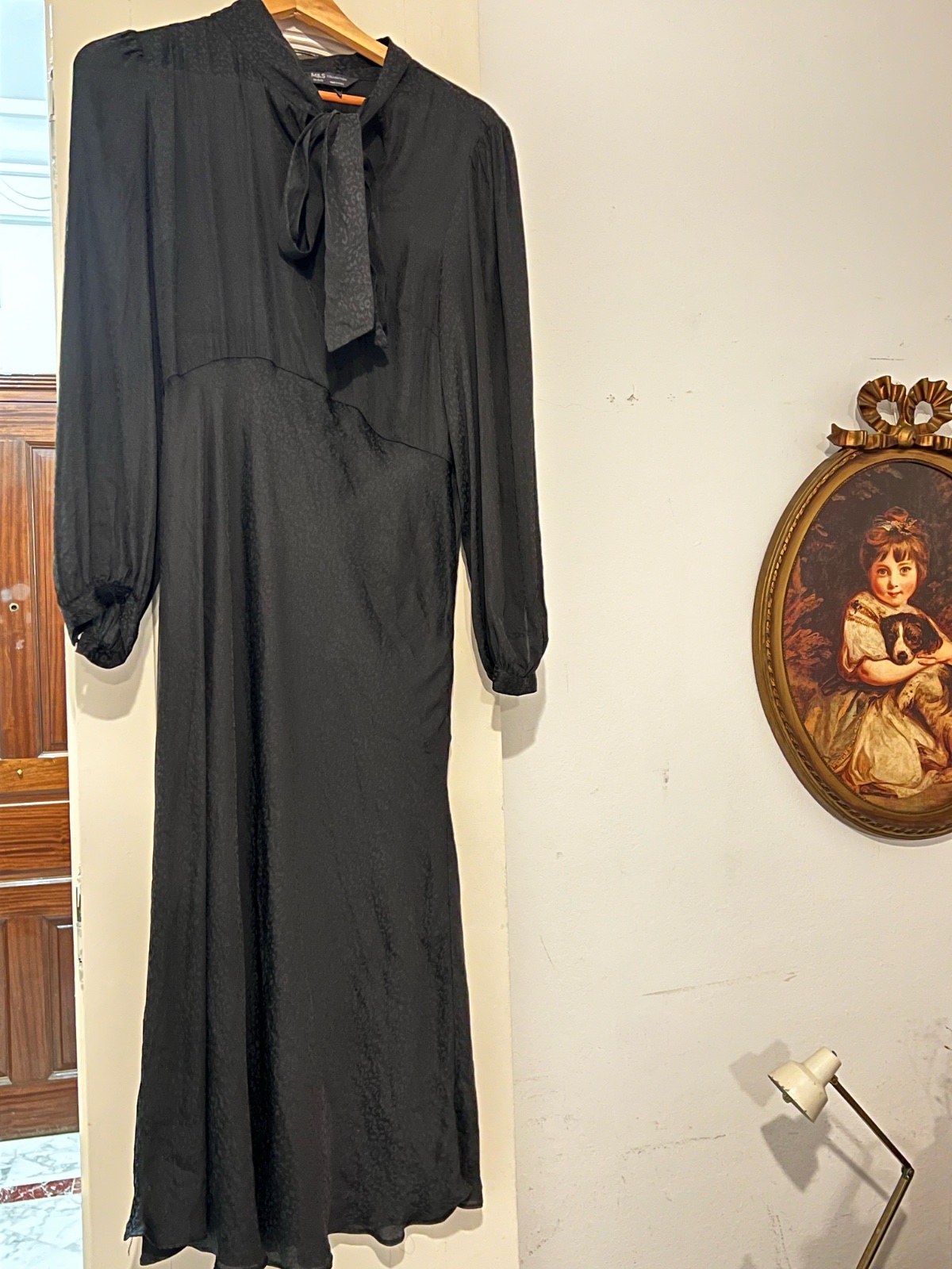 Robe langue satin noir