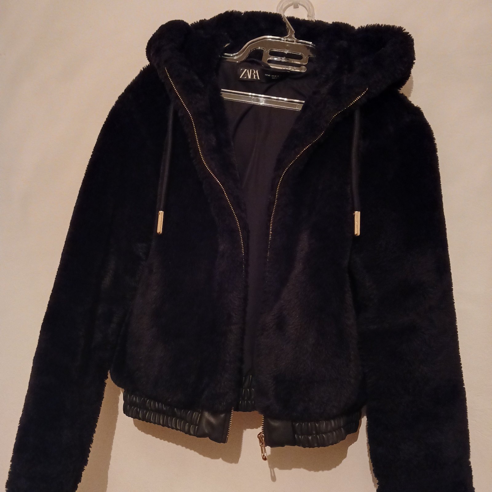 Veste ZARA NEUF avec capuche