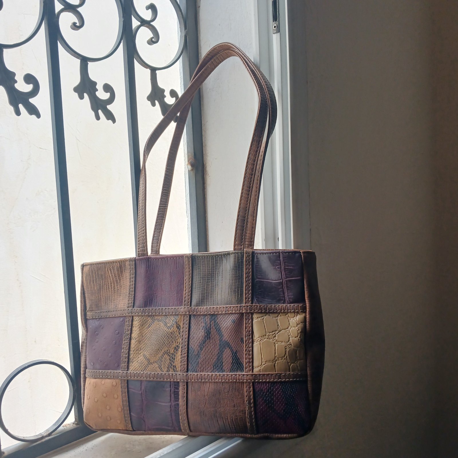 Sac en véritable cuir intact 