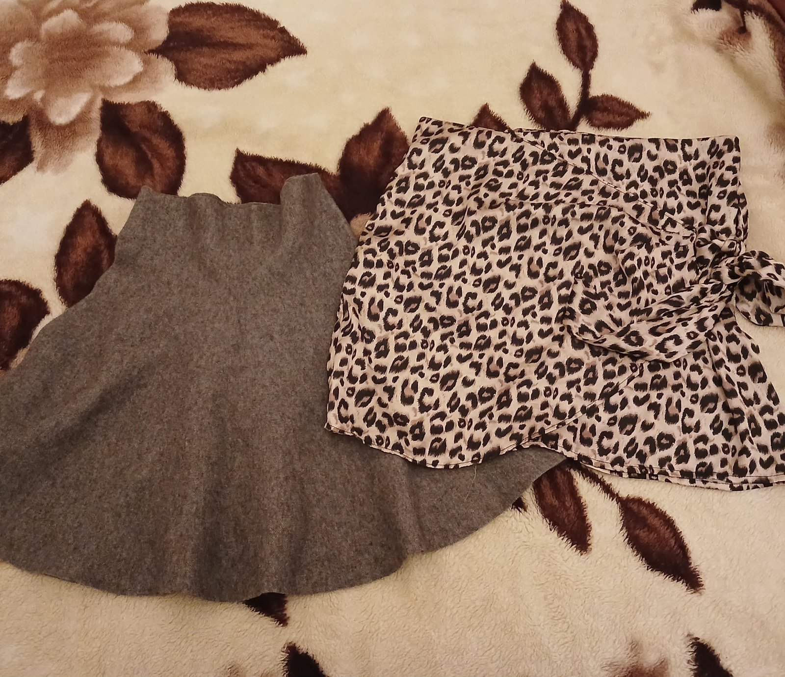 2 jupes ZARA et SHEIN 