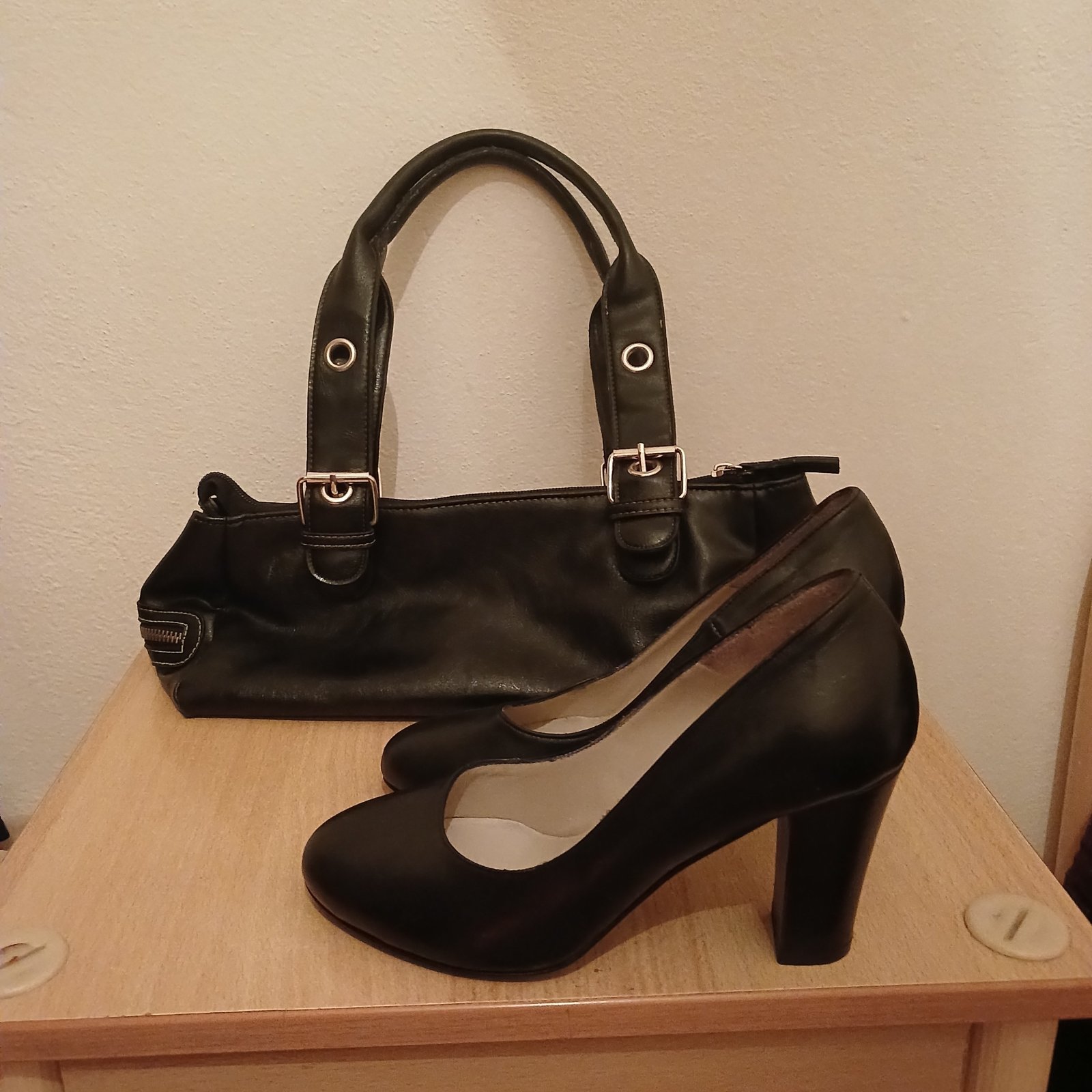 Escarpins cuir made in italy noir pointure 36