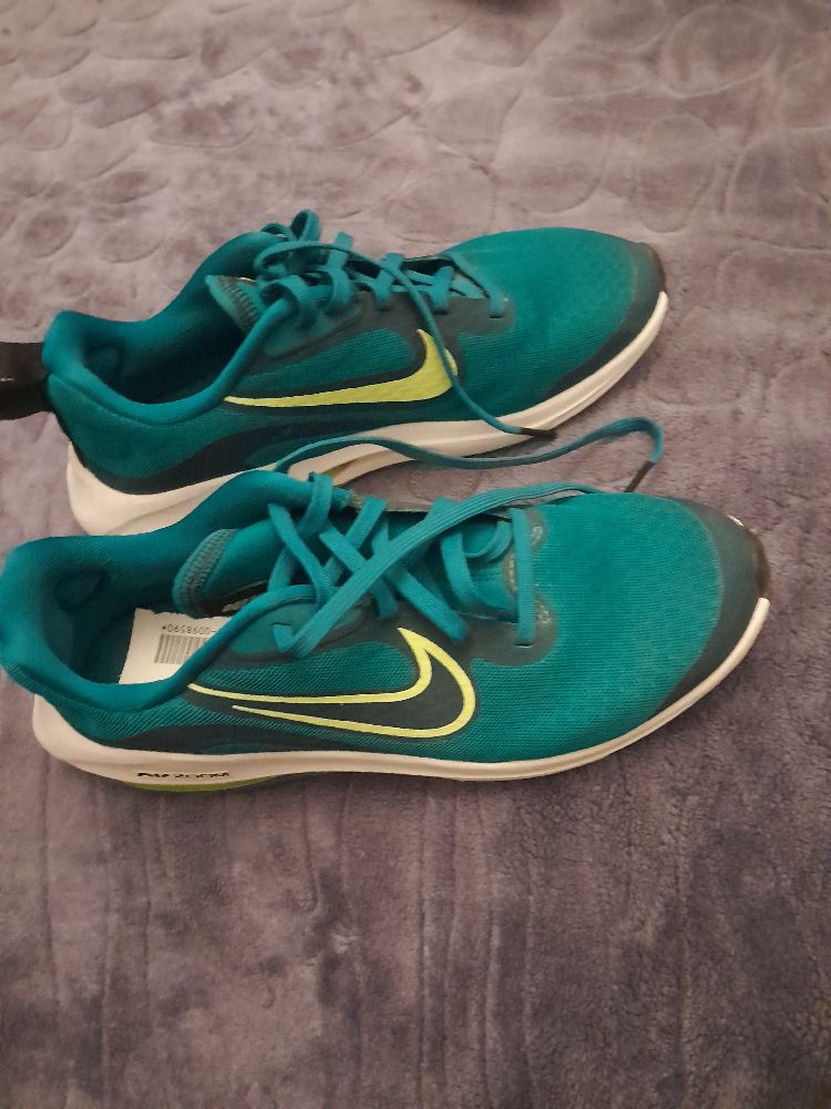 nike air zoom pointure[TEXTE_MODÉRÉ]porté qqfois