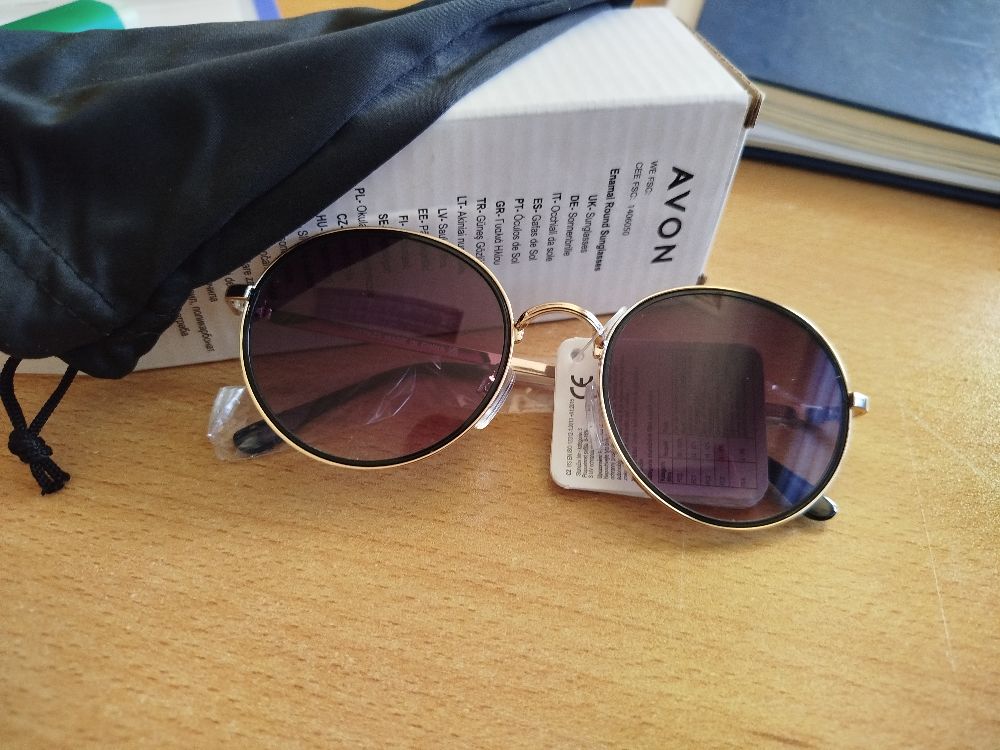 Lunettes solaires avon