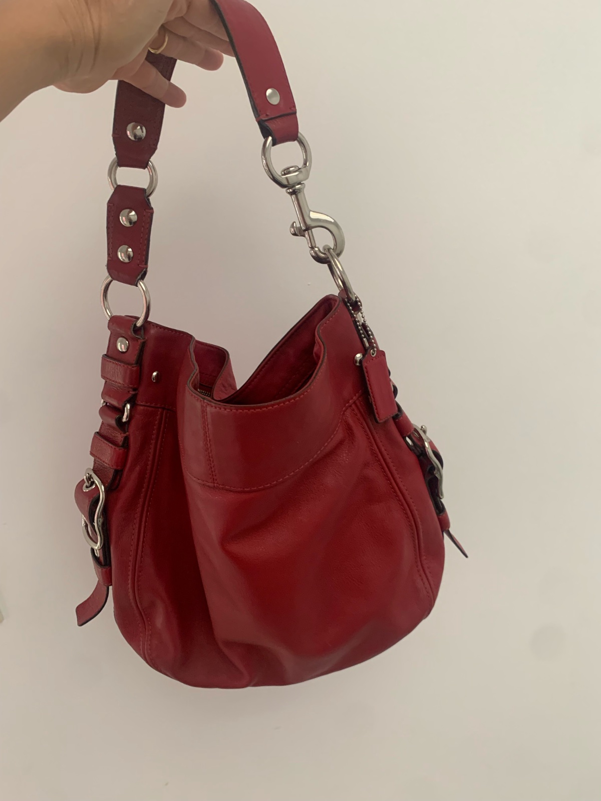 Sac coach authentique en cuir rouge bordeau