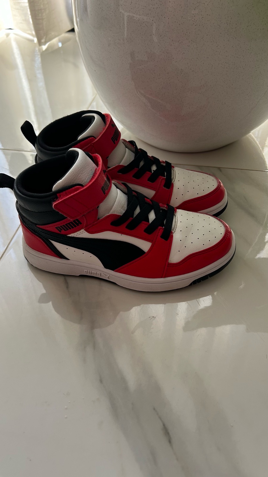 Puma rouge et blan