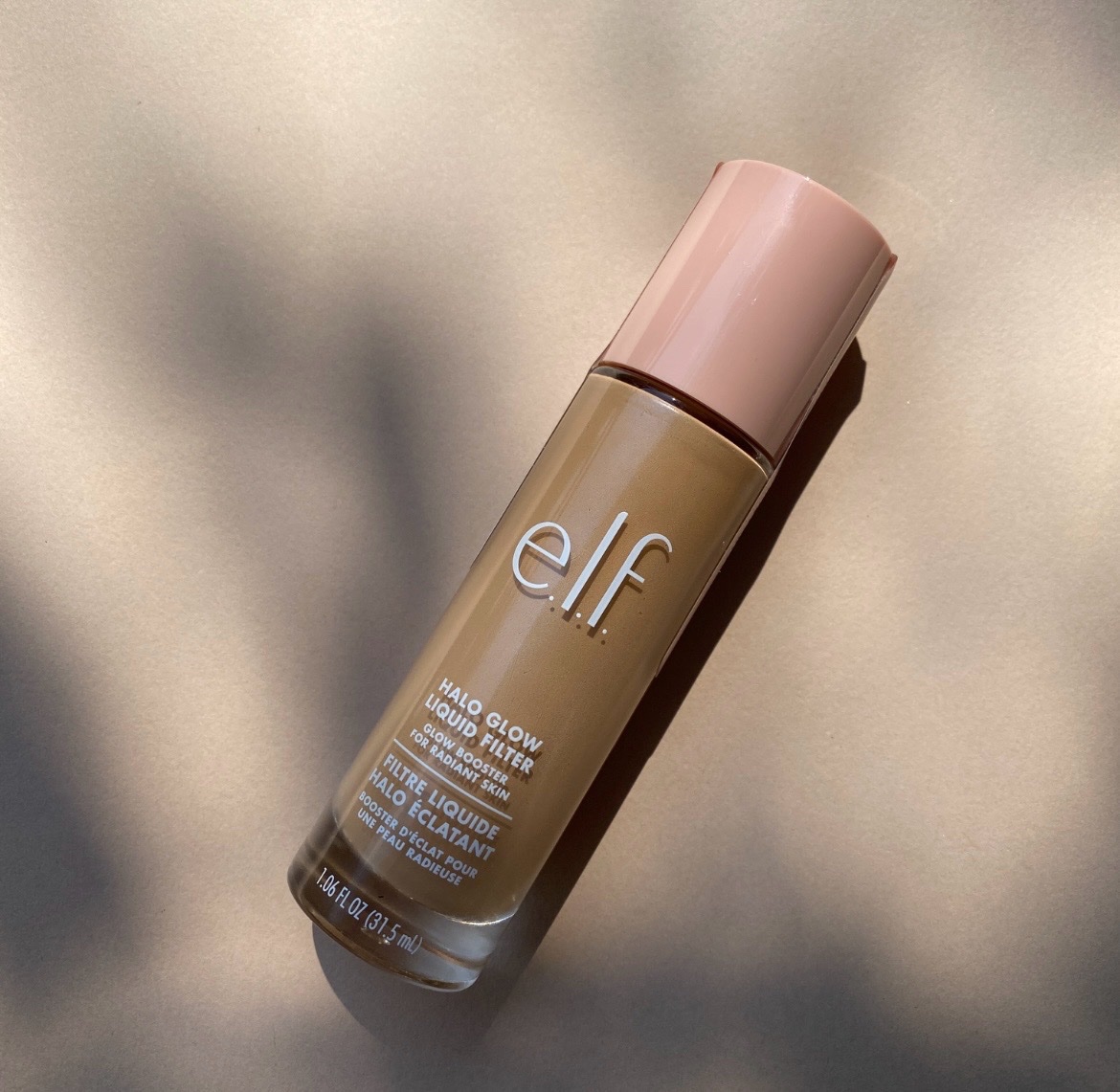 Le Halo Glow Liquid Filter de la marque e.l.f. Cosmetics, un booster de teint liquide à la teinte