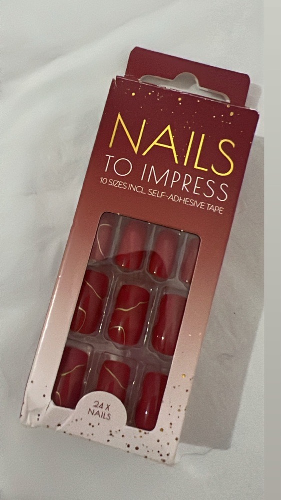 Nails to impres 