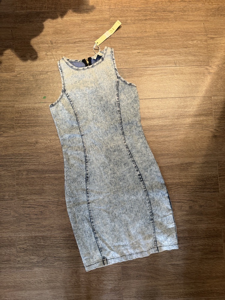 Robe d'été moulante neuve M