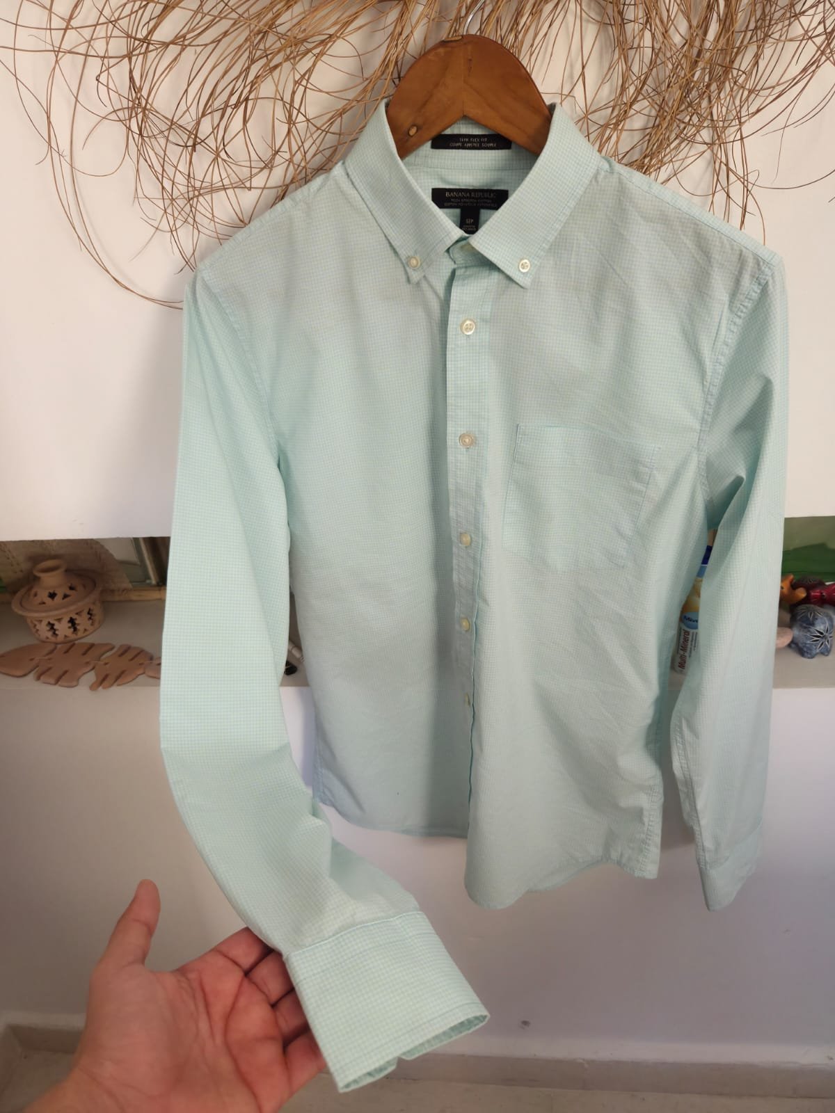 Chemise Banana Republic neuve, coupe ajustee, taille S.