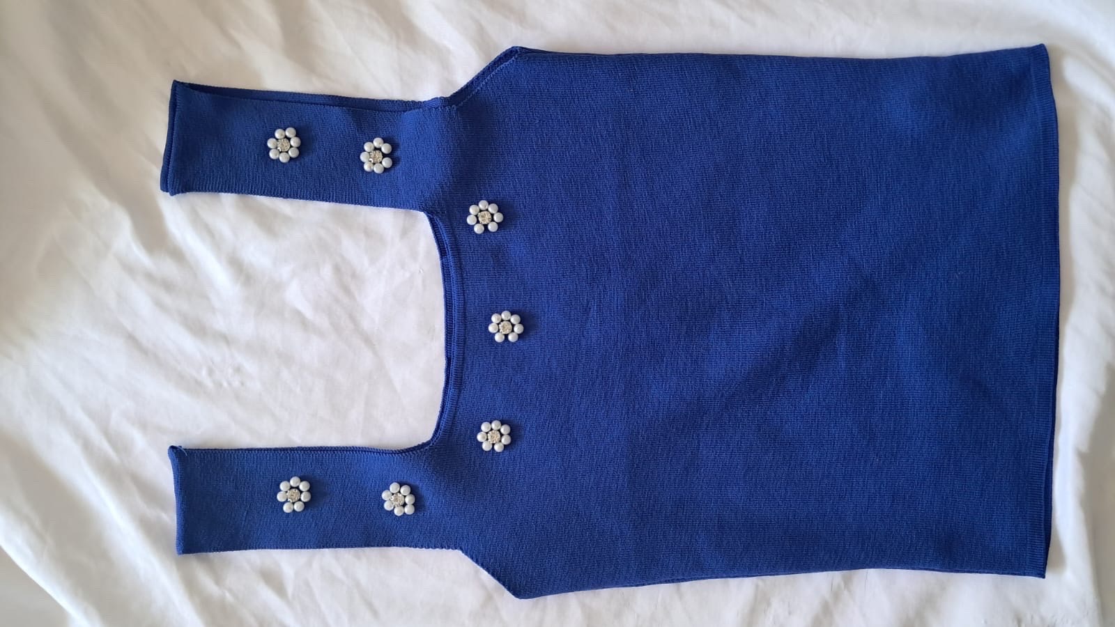 Top bleu avec strass