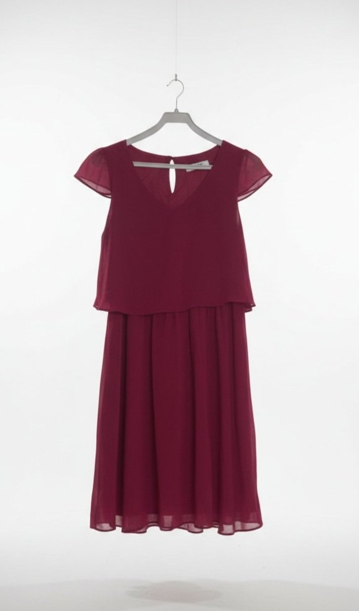 Robe rouge bordeau